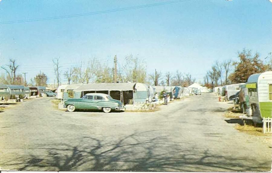 1950buickatmemphistntouristcourttrailerparkjpg_t2.jpg Photo by